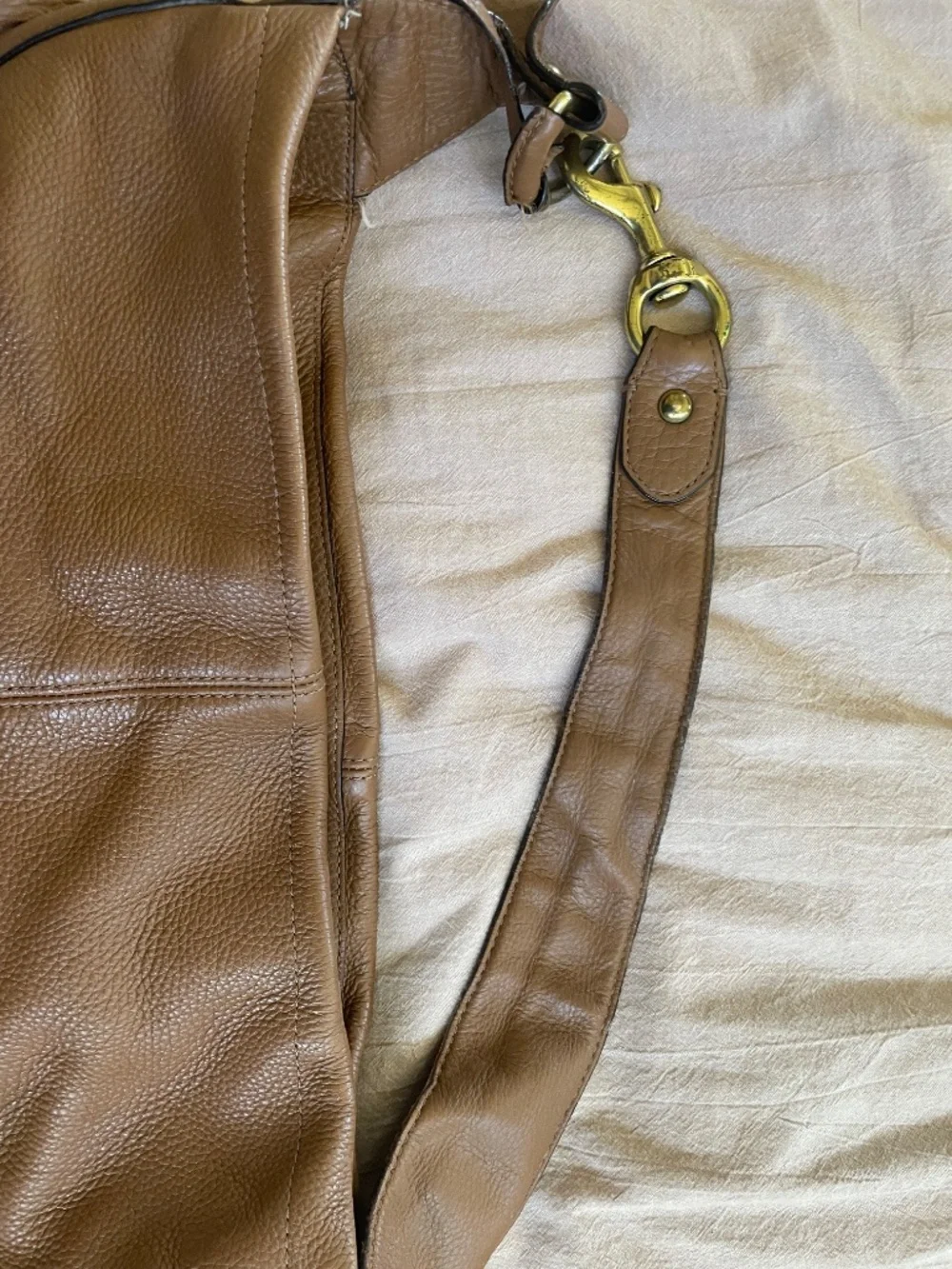 Coach F23309 Avery Leather Hobo Shoulder Bag